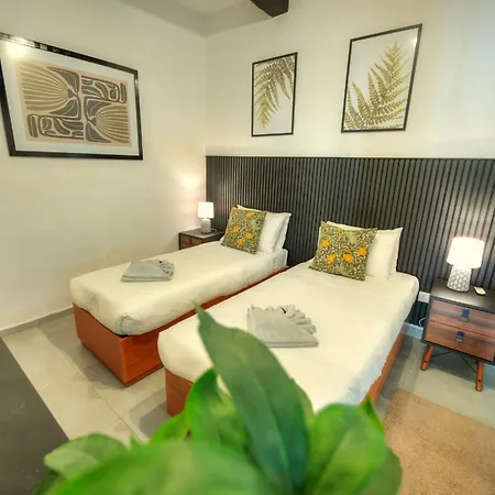 Cozy Flat. Swim 2 Minutes Walk. The Old Mcri1-1 バレッタ