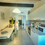 Cozy Flat. Swim 2 Minutes Walk. The Old Mcri1-1 Lejlighed