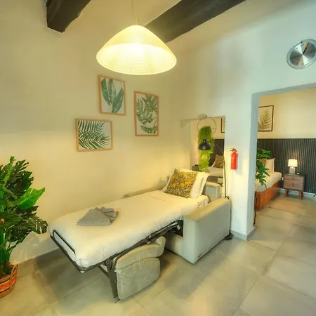 Cozy Flat. Swim 2 Minutes Walk. The Old Mcri1-1 アパート *