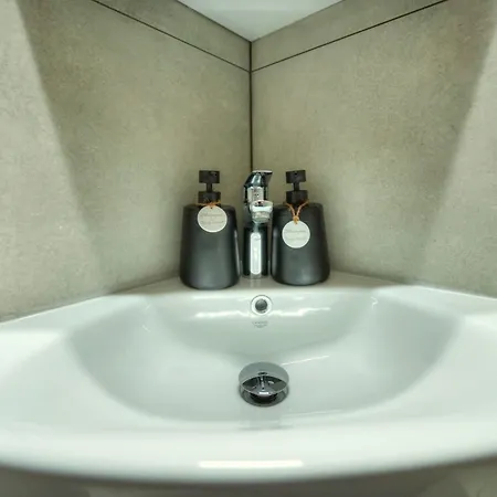 Cozy Flat. Swim 2 Minutes Walk. The Old Mcri1-1