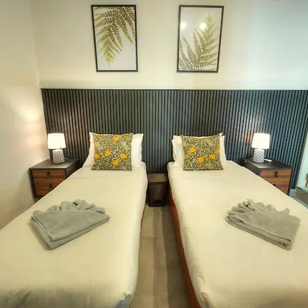Cozy Flat. Swim 2 Minutes Walk. The Old Mcri1-1 アパート *