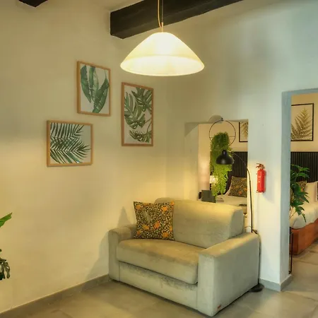 Cozy Flat. Swim 2 Minutes Walk. The Old Mcri1-1 アパート